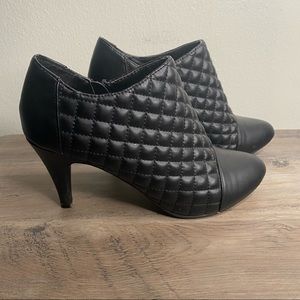 Women's Rampage Black Quilted Heeled Booties Sz 9